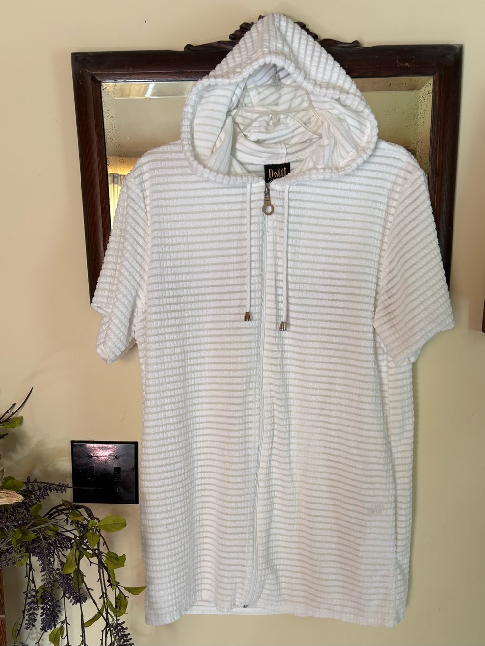 Dotti Swimsuit Hoodie Coverup White Pockets Full Zip Waffle Terry Cloth Sz LARGE